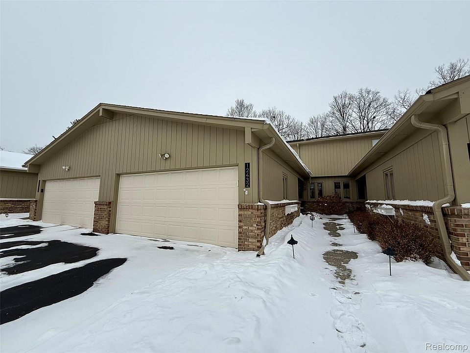 1st image of 12432 Pinecrest Dr #28