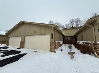 12432 Pinecrest Dr #28, Plymouth, MI 48170