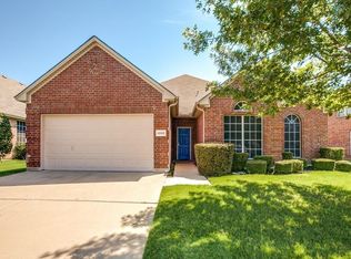8005 Bonito Dr, Arlington, TX 76002