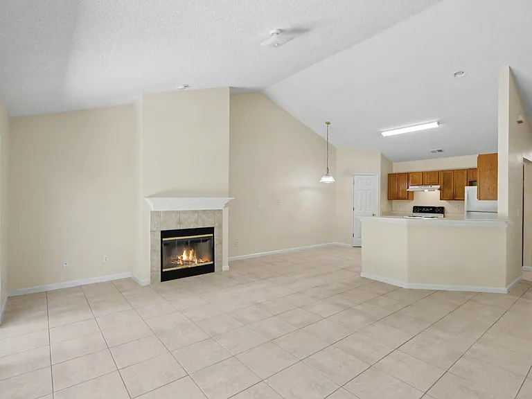 90 Buttonworth Dr #A — Photo 9