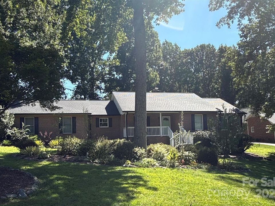 1st image of 503 Deerfield Dr