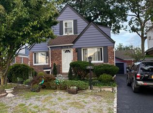 245 Emerson Pl FLOOR 1, Valley Stream, NY 11580