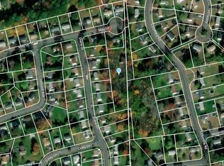 24 May Ln, Bloomfield, CT 06002