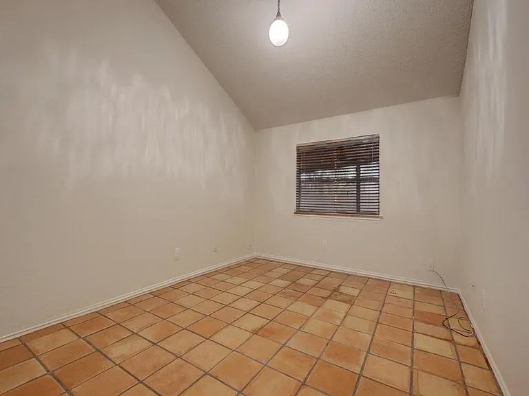 6305 Evangeline Trl — Photo 15