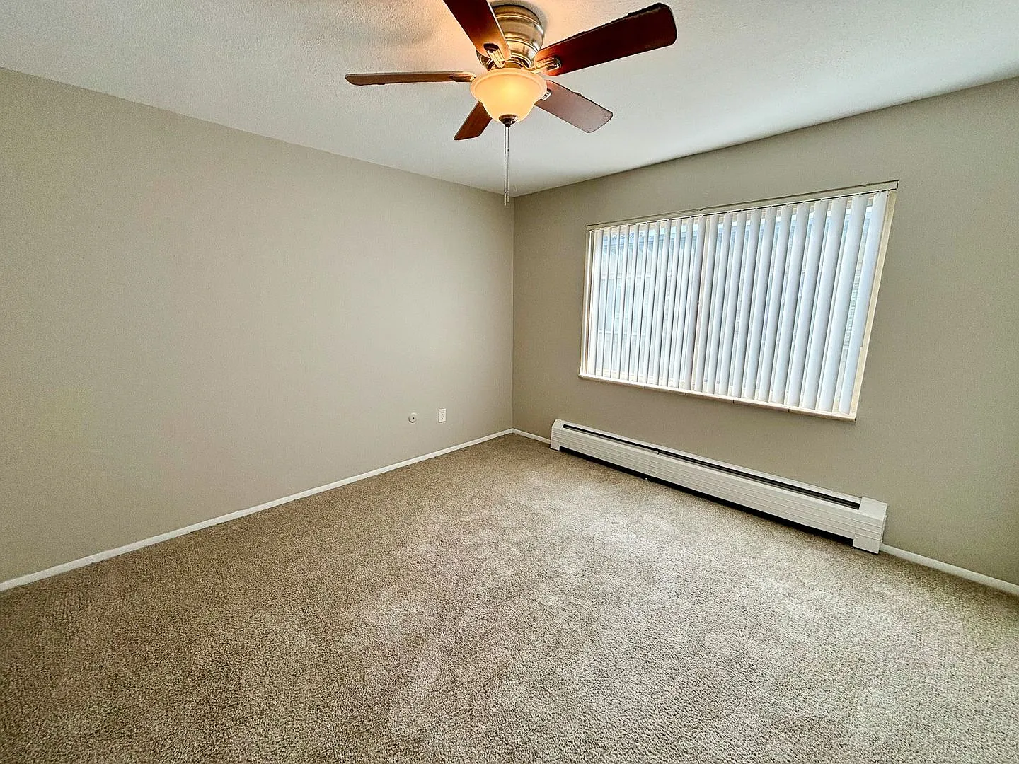 Jefferson Park Apartments — Photo 4