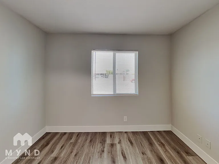 5494 Northridge Ln — Photo 11