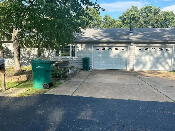 1800 West Dr, High Ridge, MO 63049