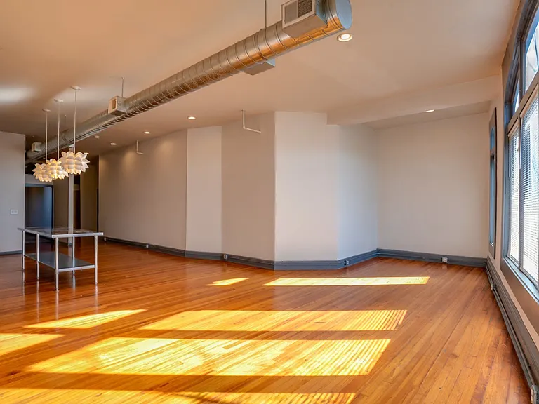 913 Monmouth St #2A — Photo 7
