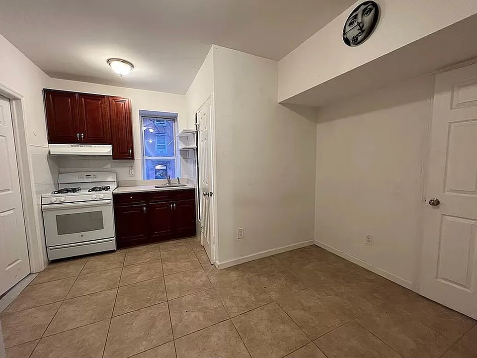 1st image of 451 W 44th St APT 25