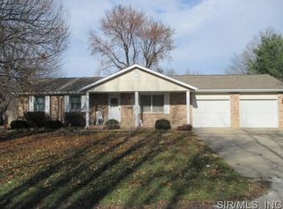 307 Ruth Ave, Cottage Hills, IL 62018