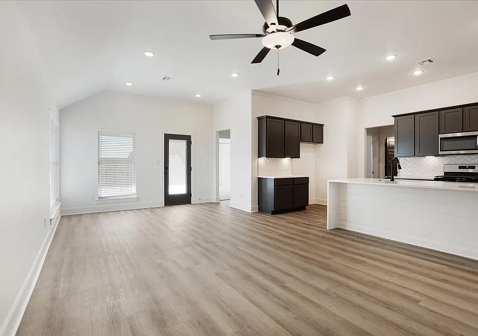 Wydlewood Homes Available for Rent NOW! — Photo 2