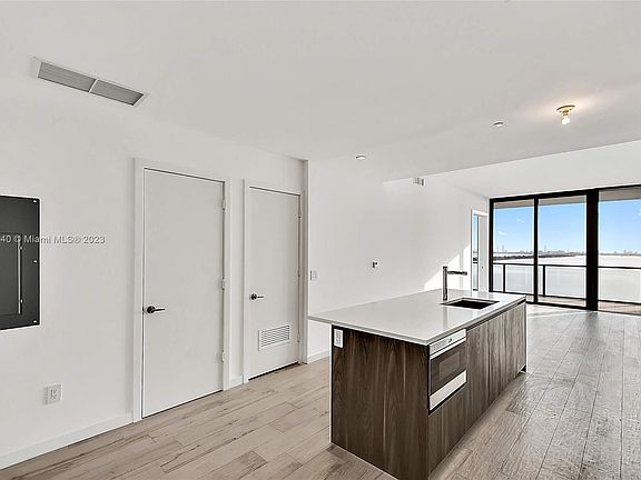 2nd image of 480 NE 31st St Unit 1903
