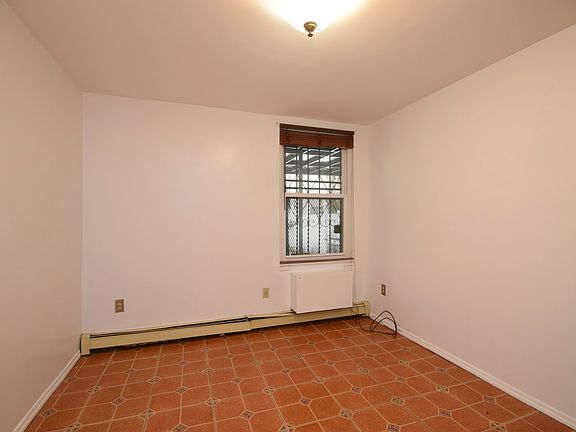 3rd image of 470 E 146th St #1
