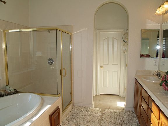 2nd image of 5534 Dunlay Dr