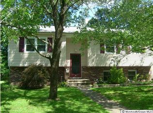 8 Malsbury Ln, Cream Ridge, NJ 08514