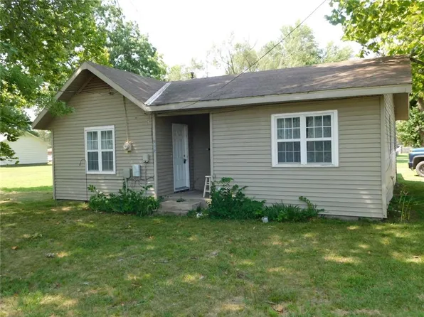 909 E South St, Arma, KS 66712