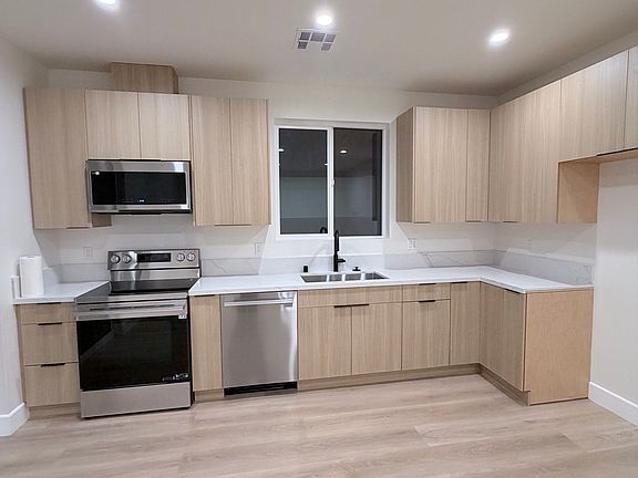 5th image of 4335 Sunnyslope Ave #1/4