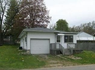 19711 Cherry St, Conklin, MI 49403