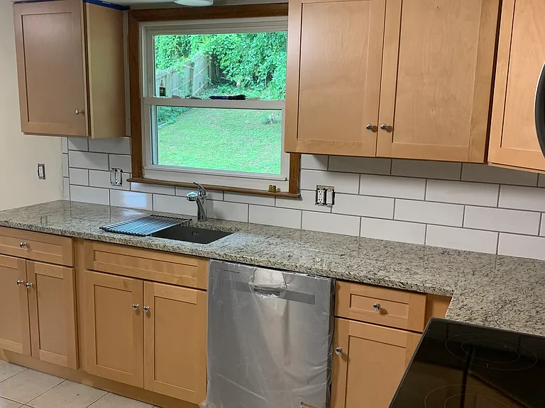 225 Marsh Dr — Photo 4