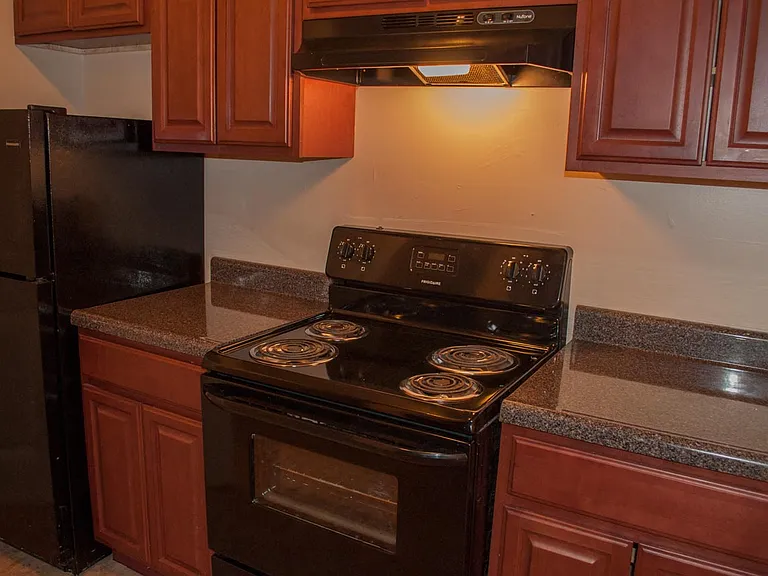 Virginia Arms Apartments — Photo 18