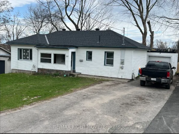 243 McKinnell St, Orillia, ON L3V 2W5