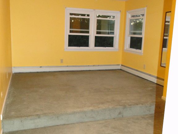 3rd image of 538 Elm Ave #3
