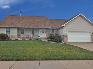 17322 Camelot Dr, Lowell, IN 46356
