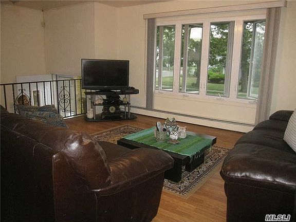 3rd image of 385 Forest Ave