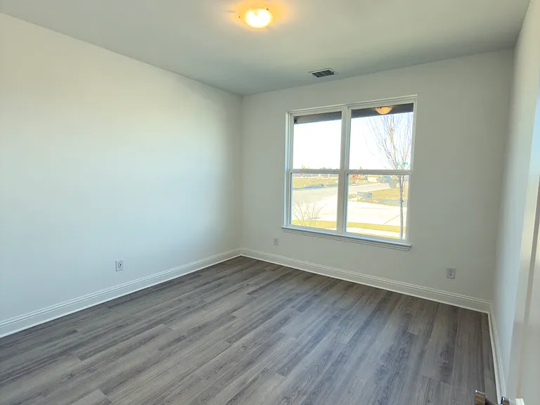 2502 Sturgis St — Photo 8