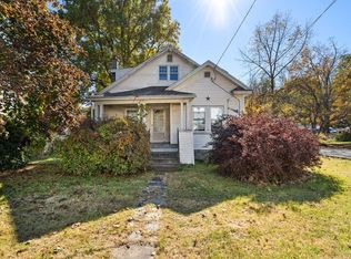 19 E Main St, Huntington, MA 01050
