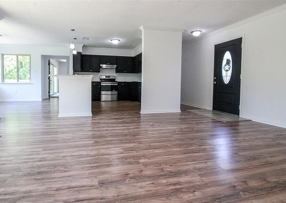 1st image of 7010 Oak Bend Dr
