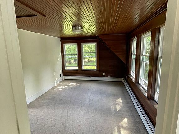 4th image of 28 Pleasant St #3