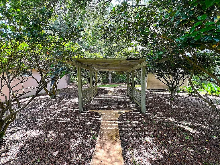 87 Rose Dr — Photo 16
