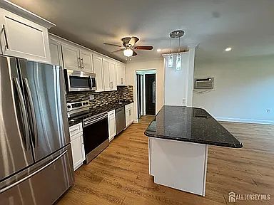 2nd image of 11 Pinecluster Cir #F