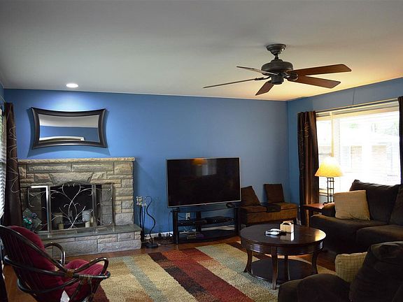 5th image of 2810 Woodview Dr
