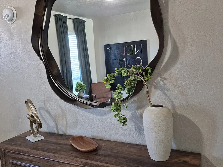 Hillwood Dr — Photo 5