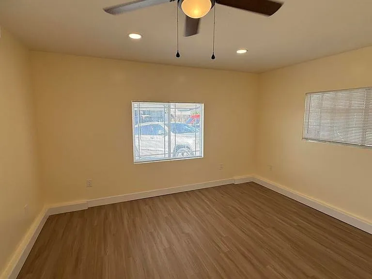 2624 Caulfield Dr — Photo 7