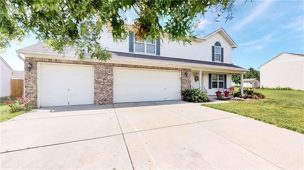 862 Helm Dr photo 1