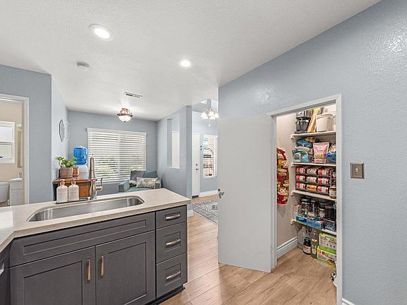 5th image of 338 Ferrara Way