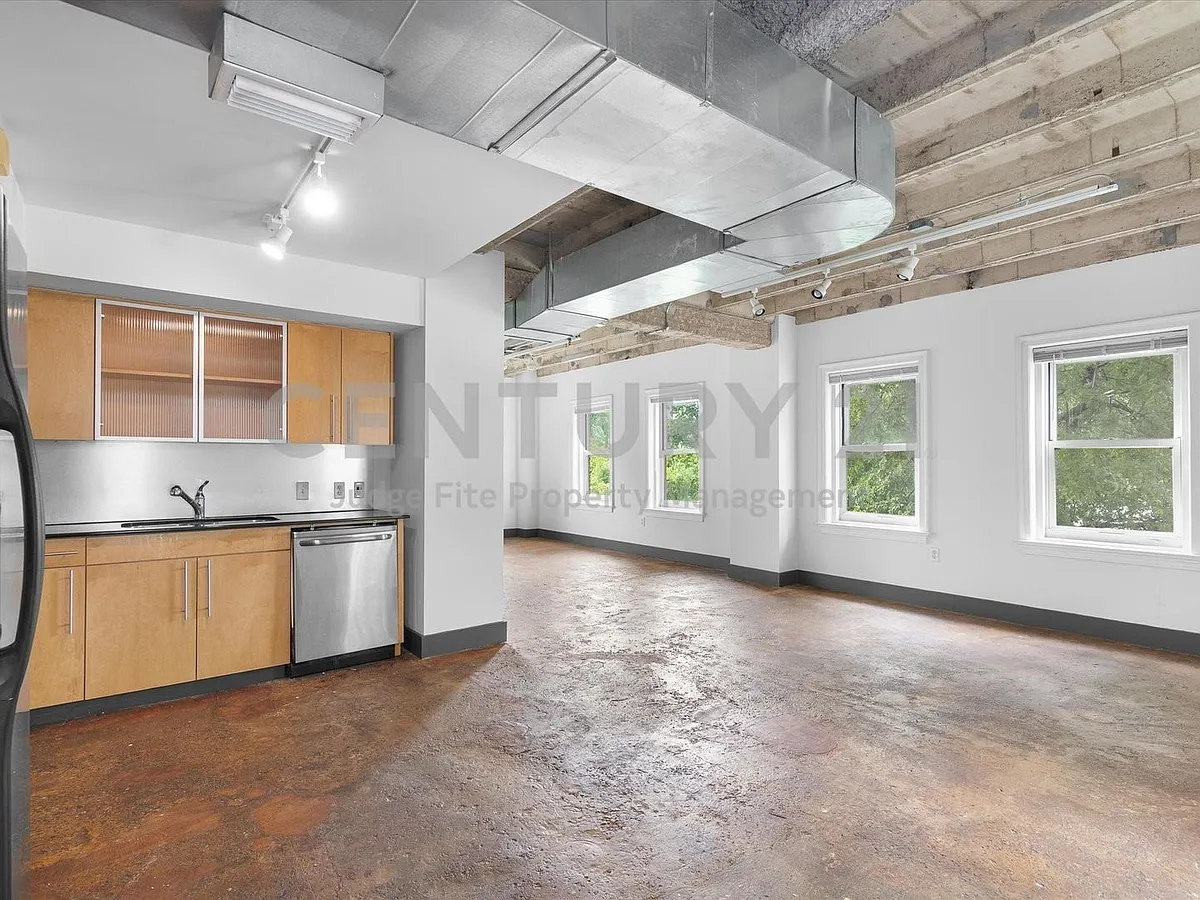 Building Photo - 329 E Colorado Blvd #202