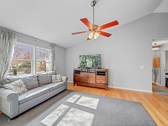 4th image of 1410 Portage Ln