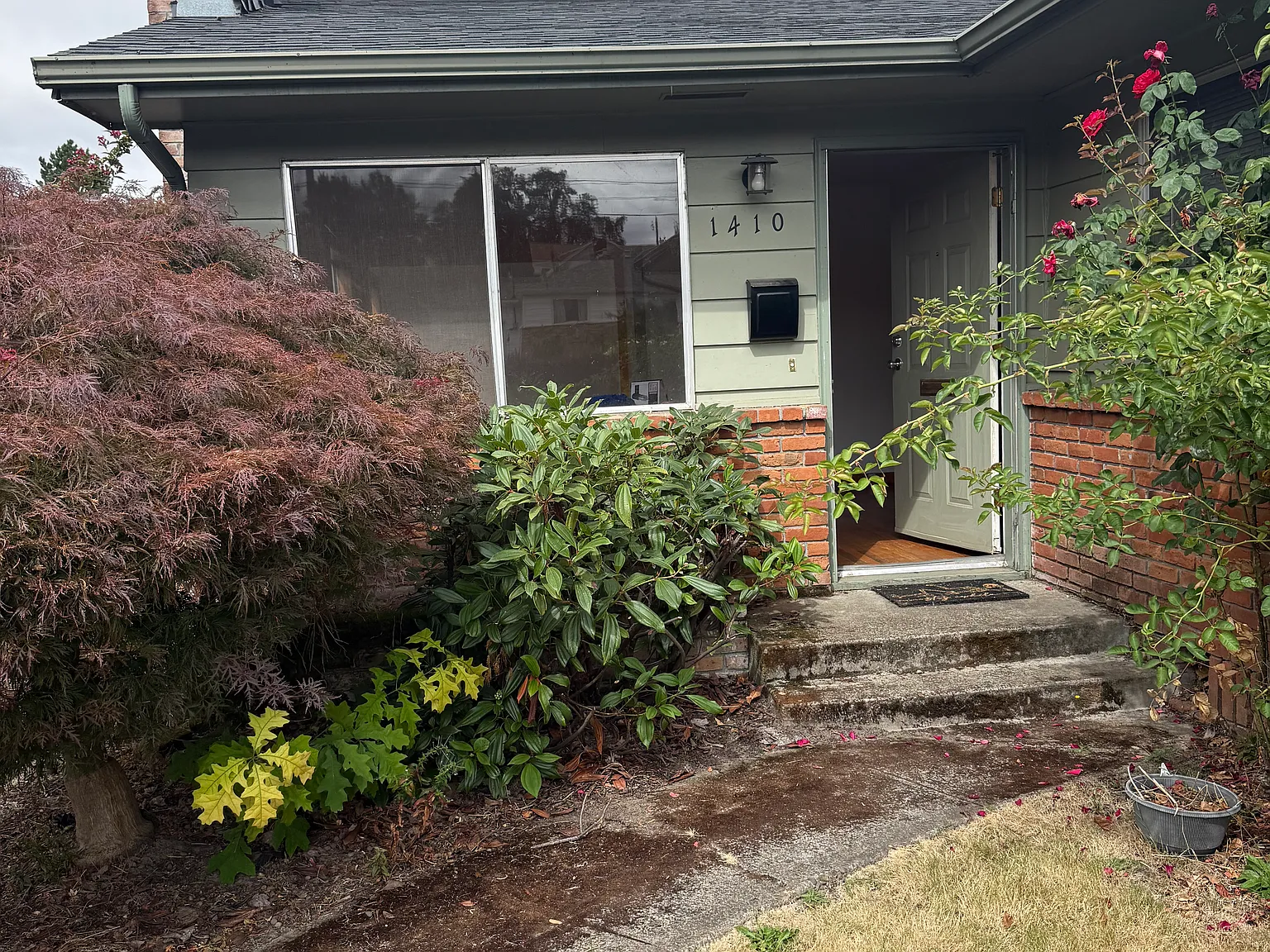 2 bed, 850 sqft, $1,800 — Photo 1