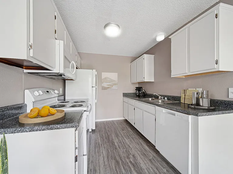 Coffee Creek Apartments — Photo 3