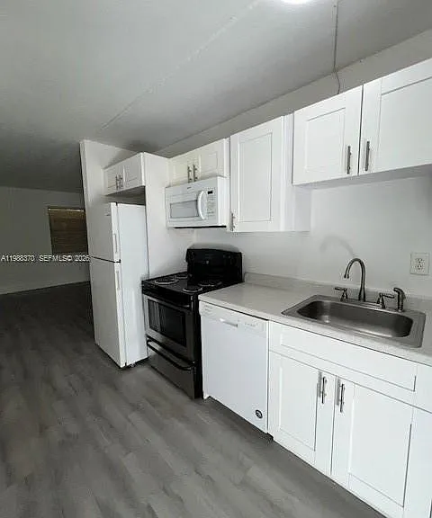 1220 NW 3rd Ct — Photo 12