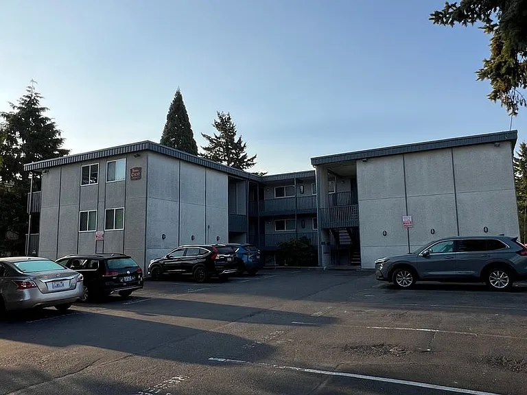 445 SW 156th St — Photo 32