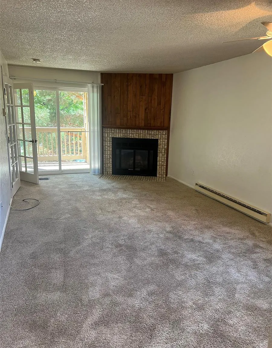 1 bed, 1.0 bath, 664 sqft, $995 — Photo 1