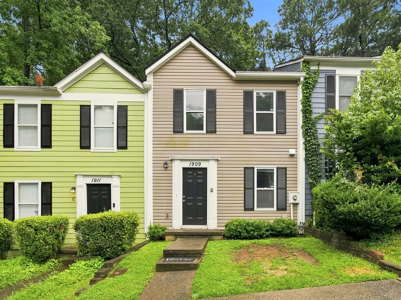 2 bed, 2.5 bath, 1152 sqft, $1,900 — Photo 1