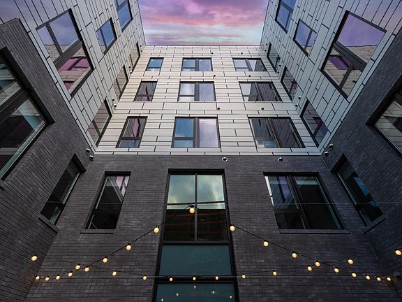4th image of 102 W Berks St #C4cc8c4f5