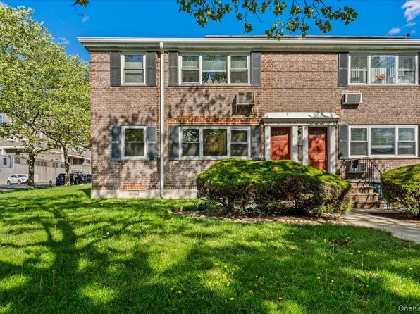 6701 152nd Street #220A, Flushing, NY 11367