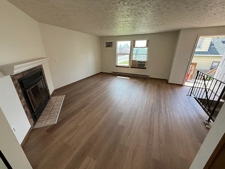 5401 N Crestline St #A — Photo 3
